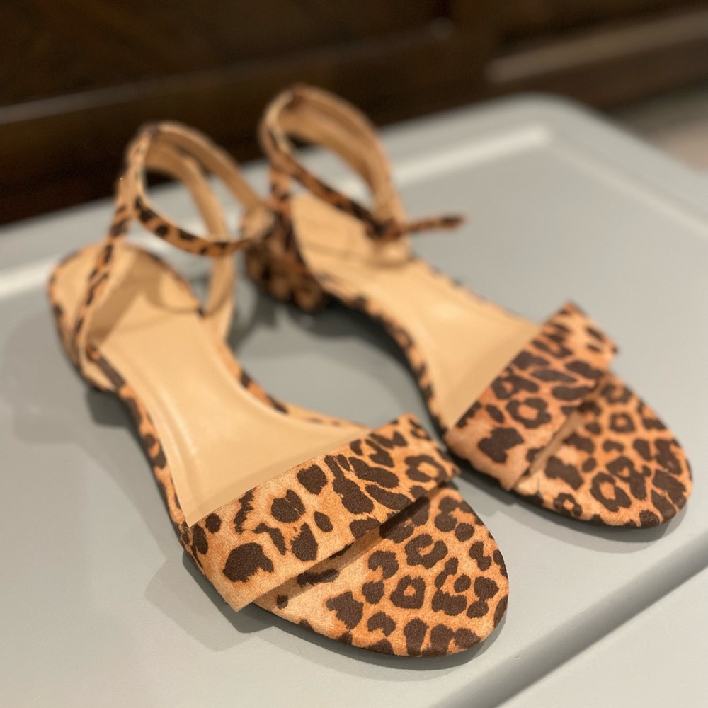 Leopard flat sandals